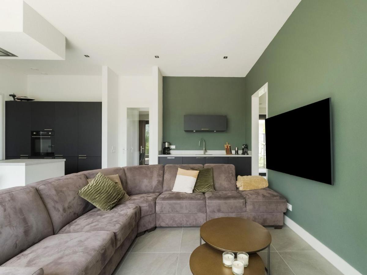 Swanky Villa In Zeewolde With Garden Ngoại thất bức ảnh