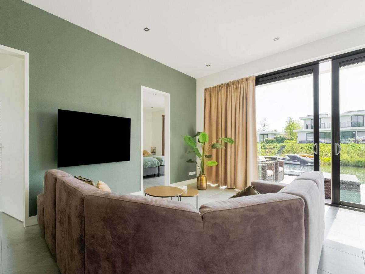 Swanky Villa In Zeewolde With Garden Ngoại thất bức ảnh