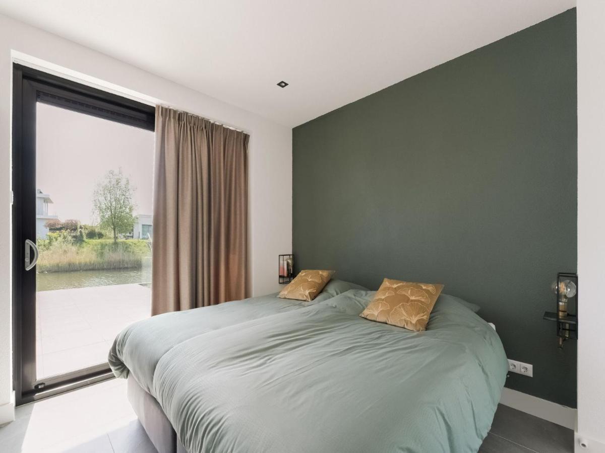 Swanky Villa In Zeewolde With Garden Ngoại thất bức ảnh