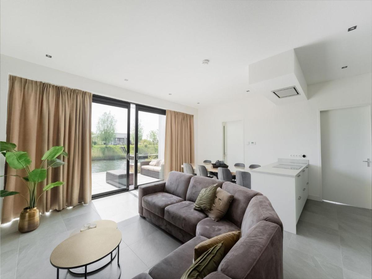 Swanky Villa In Zeewolde With Garden Ngoại thất bức ảnh