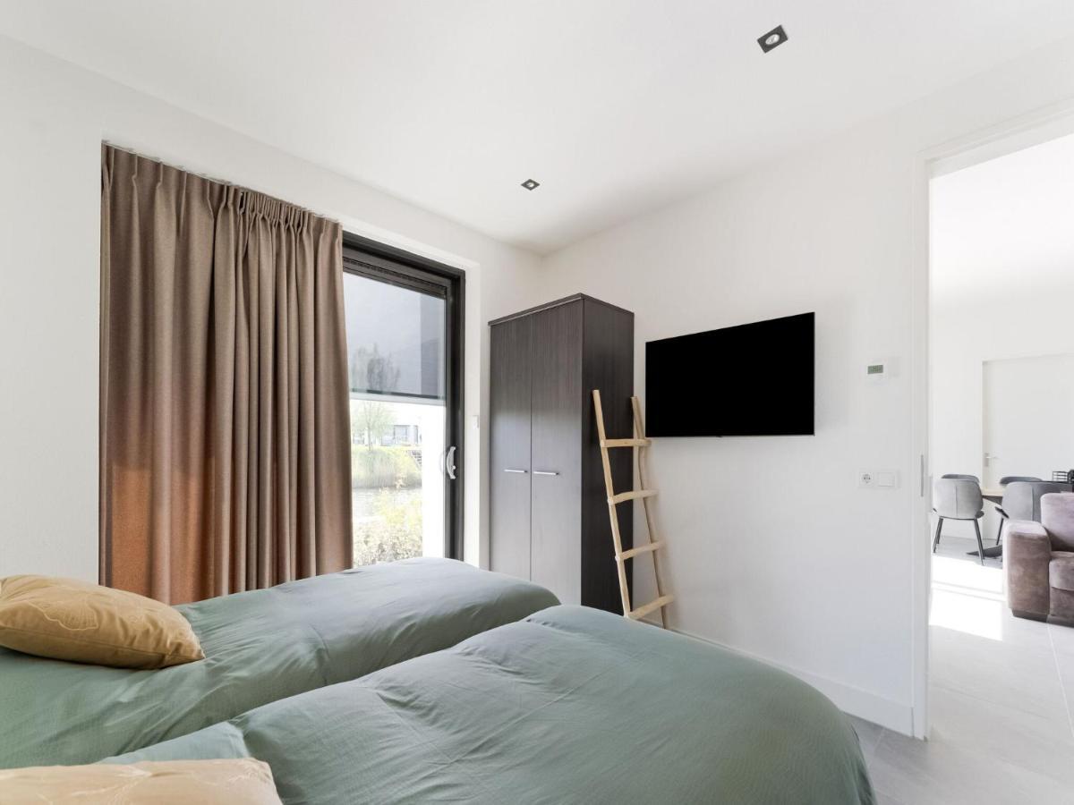 Swanky Villa In Zeewolde With Garden Ngoại thất bức ảnh