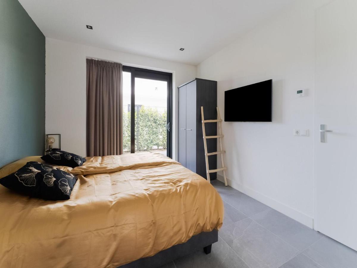 Swanky Villa In Zeewolde With Garden Ngoại thất bức ảnh